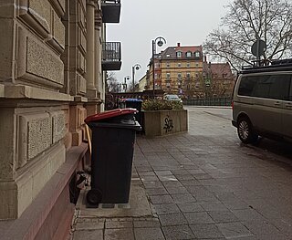 Abfallbehälter in der Hirschstraße